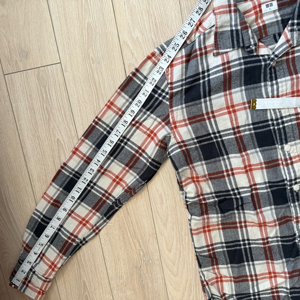 Uniqlo Men's Plaid Flannel Shirt in Navy & Orange Size Small - Picture 7 of 9